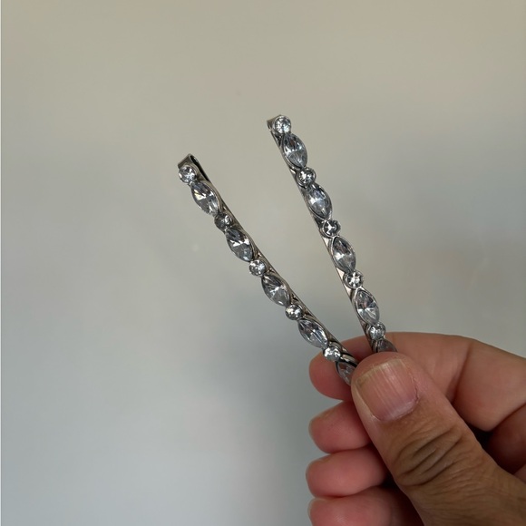 Silver colour Rhinestone Hair Clips - Picture 6 of 11